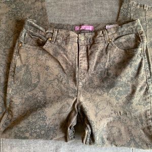 Gloria Vanderbilt Amanda Floral Print Jeans